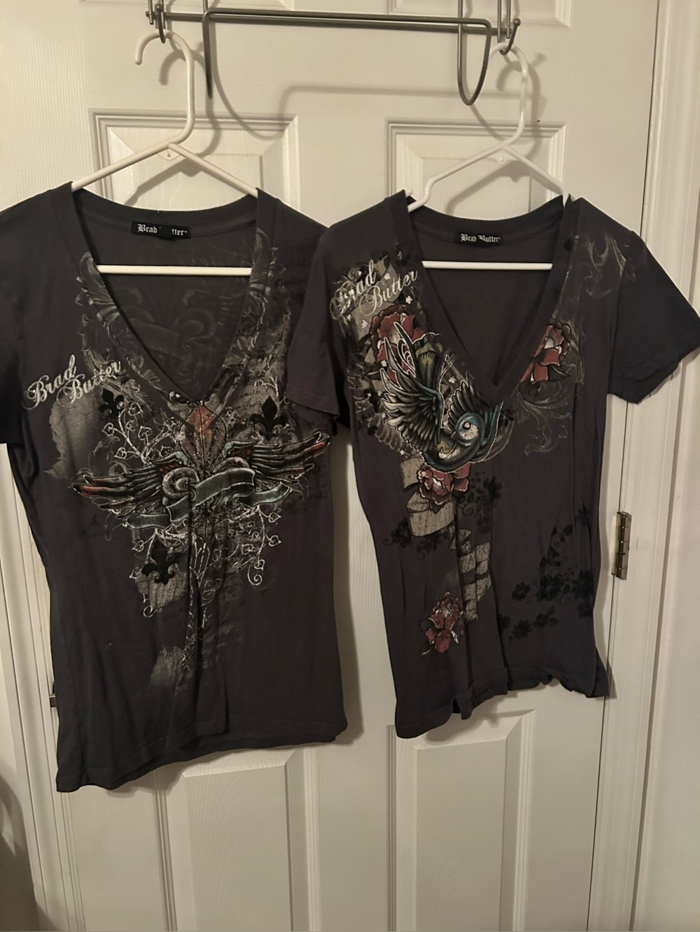 NWOT Vintage Y2K Brad Butter Women’s Tattoo Long V Neck Tshirt Sz XL Dark Gray